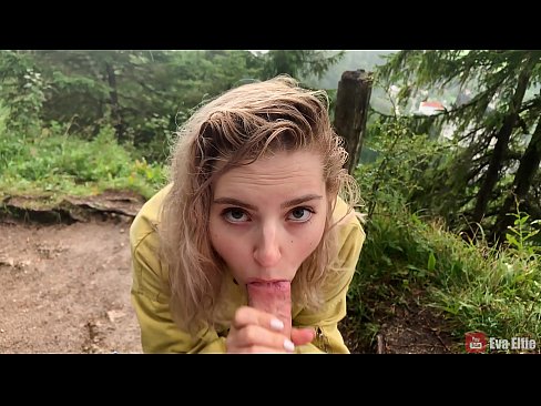 ❤️ केटीले सार्वजनिक ब्लोजब पछि कम निल्छे - Eva Elfi सेक्स  ❤